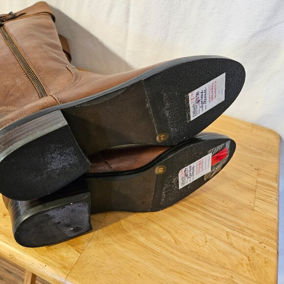 Women's boots by Arturo Chiang.  -- ITEM #1939 - Picture 7 of 8